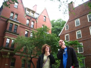 Sur le campus de Harvard avec mon ami Adrian