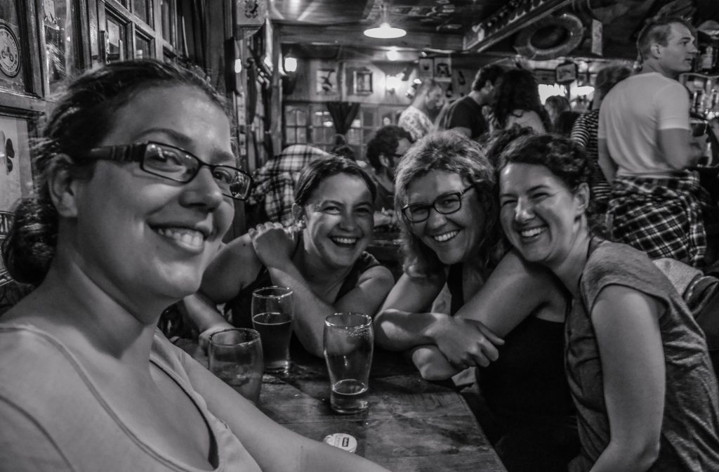 Entre amis au Pub du bout du monde le Dublin à Ushuaia - Que faire à Ushuaïa? - Visiter Ushuaia, la ville du bout du monde, en Patagonie Argentine