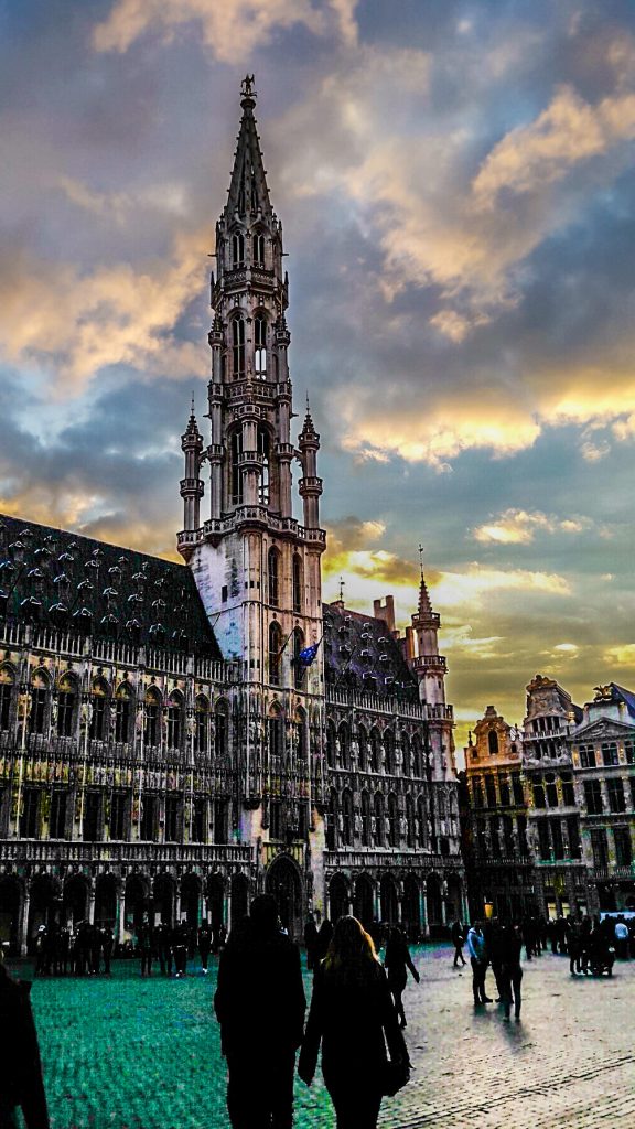 Où dormir à Bruxelles en Belgique? Deux bonnes adresses pour deux budgets de voyage différents: une auberge de jeunesse et un hôtel