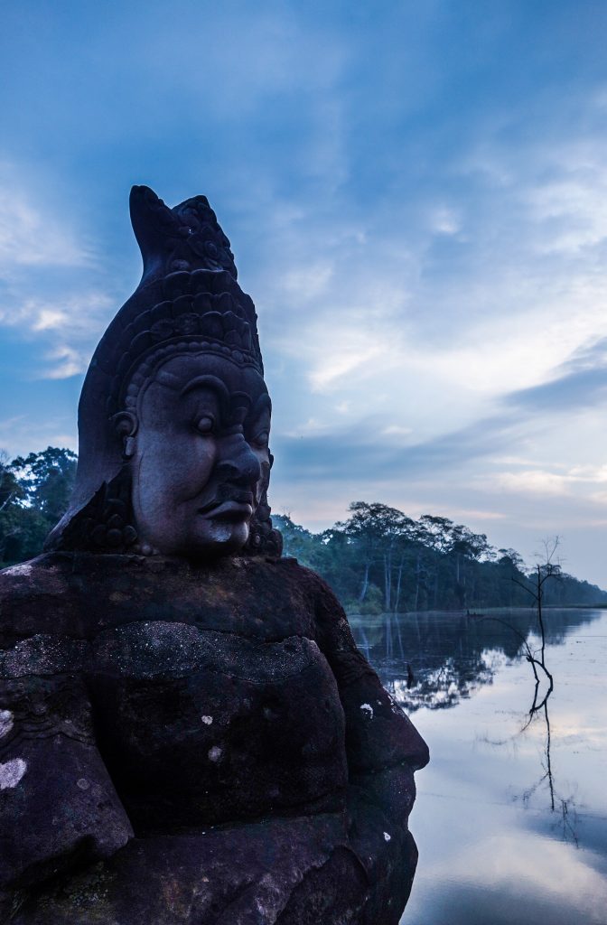 Lever du soleil sur le Bayon aux temple sd'Angkor