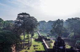 Lever de soleil sr le Baphuon, temples d'Angkor au Cambodge