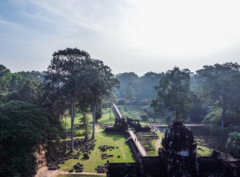 Lever de soleil sr le Baphuon, temples d'Angkor au Cambodge