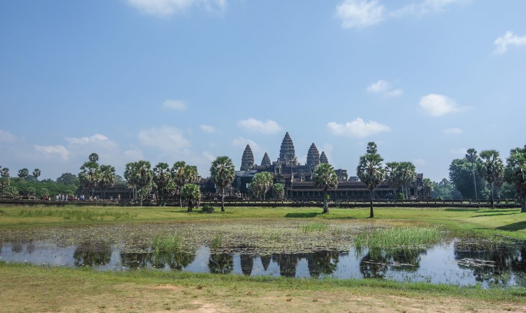 Lever de soleil sr le Baphuon, temples d'Angkor au Cambodge