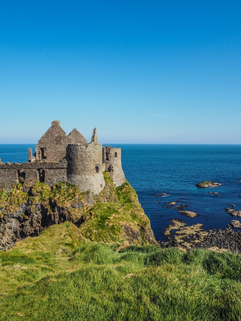 La Causeway Coastal Route en Irlande du Nord: un des meilleurs road-trips au monde: château de Dunluce