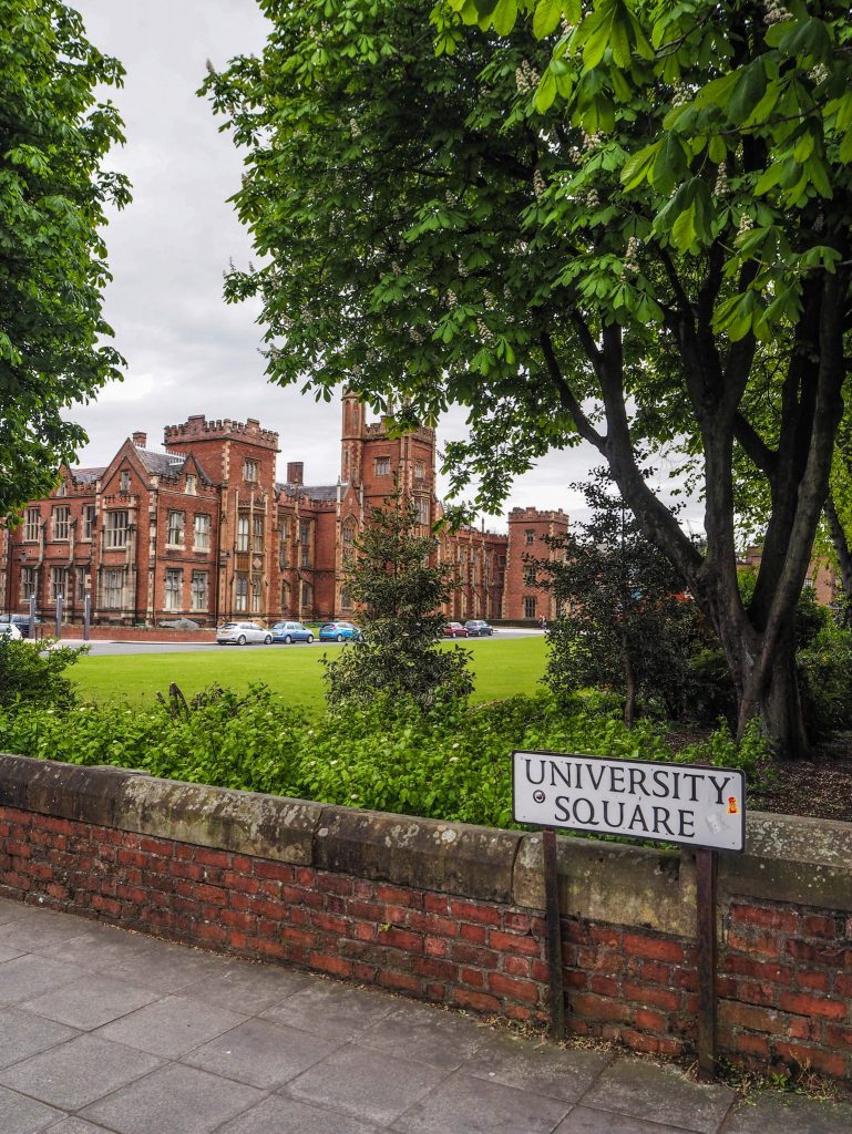 Queen's University à Belfast - Un week-end à Belfast: conseils pratiques et bonnes adresses pour un week-end réussi de quelques jours en Irlande du Nord
