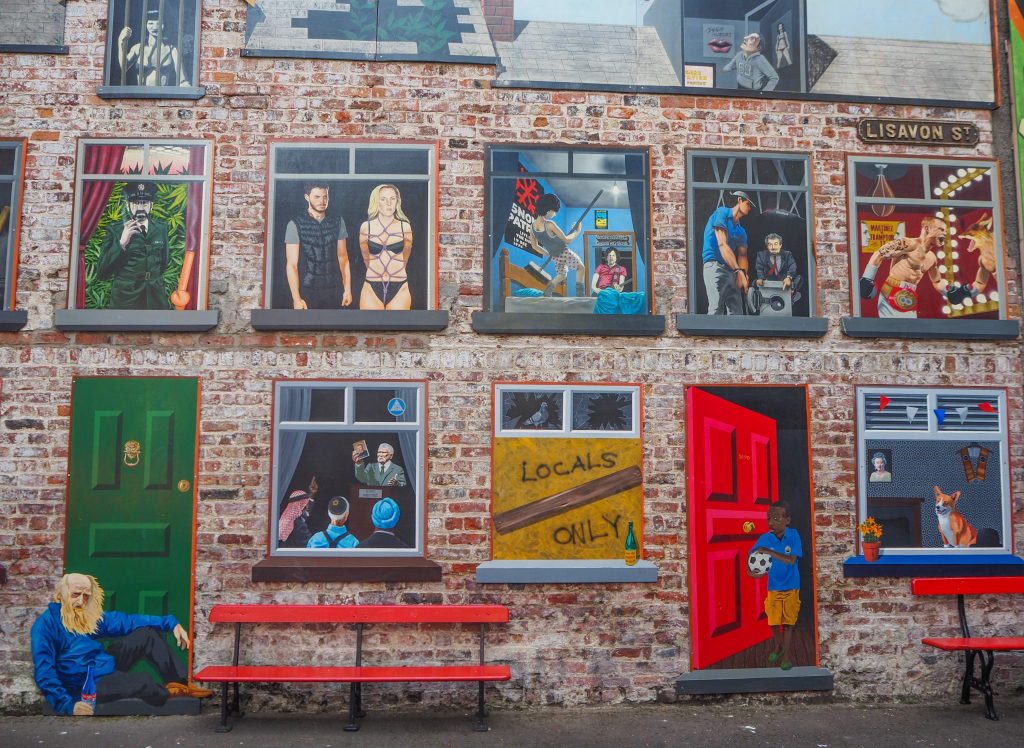 Street art au Dark Horse, un pub à Belfast- Un week-end à Belfast: conseils pratiques et bonnes adresses pour un week-end réussi de quelques jours en Irlande du Nord