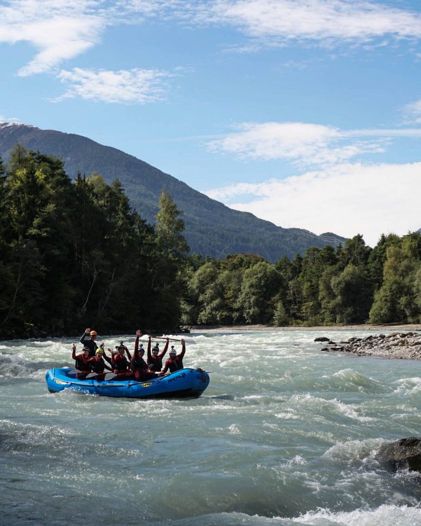 Faire du rafting sur l'Ötztal Ache au parc Area47 - Un voyage en Autriche d'aventure et d'adrénaline: repousser et tester ses limites au tyrol