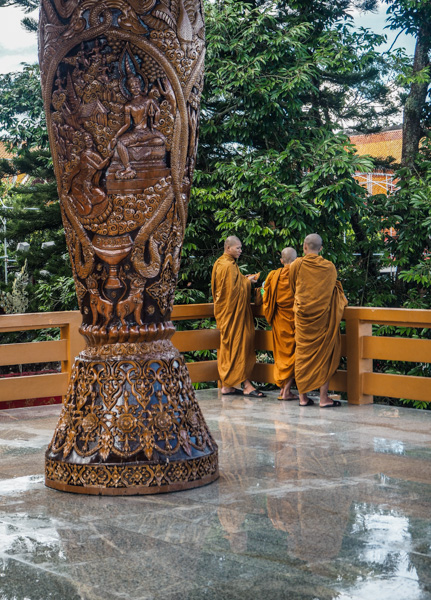 Au temple de Doi Suthep - Visiter Chiang Mai : le guide pratique ultime du voyage lent et nomade à Chiang Mai en Thaïlande
