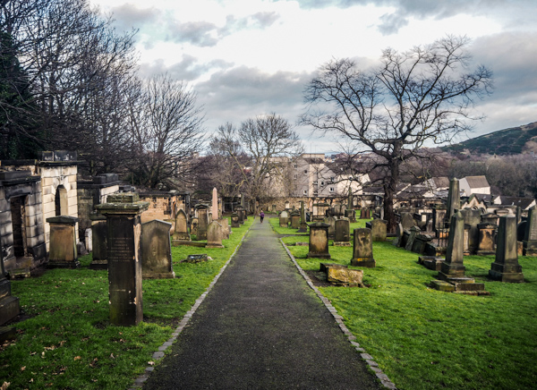Un cimetière à Edimbourg - Visiter Edimbourg en hiver - Un week-end dans la capitale écossaise: visiter Edimbourg en mode slow travel / que faire en cas de pluie Edimbourg et sur les traces d'Harry Potter à Edimbourg.