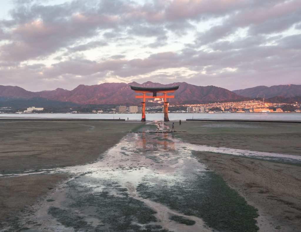 Le torii flottant à Miyajima - Visiter Miyajima en 2 jours - Japon - Impressions, que faire et que visiter à Miyajima, comment organiser son voyage et où dormir à Miyajima?