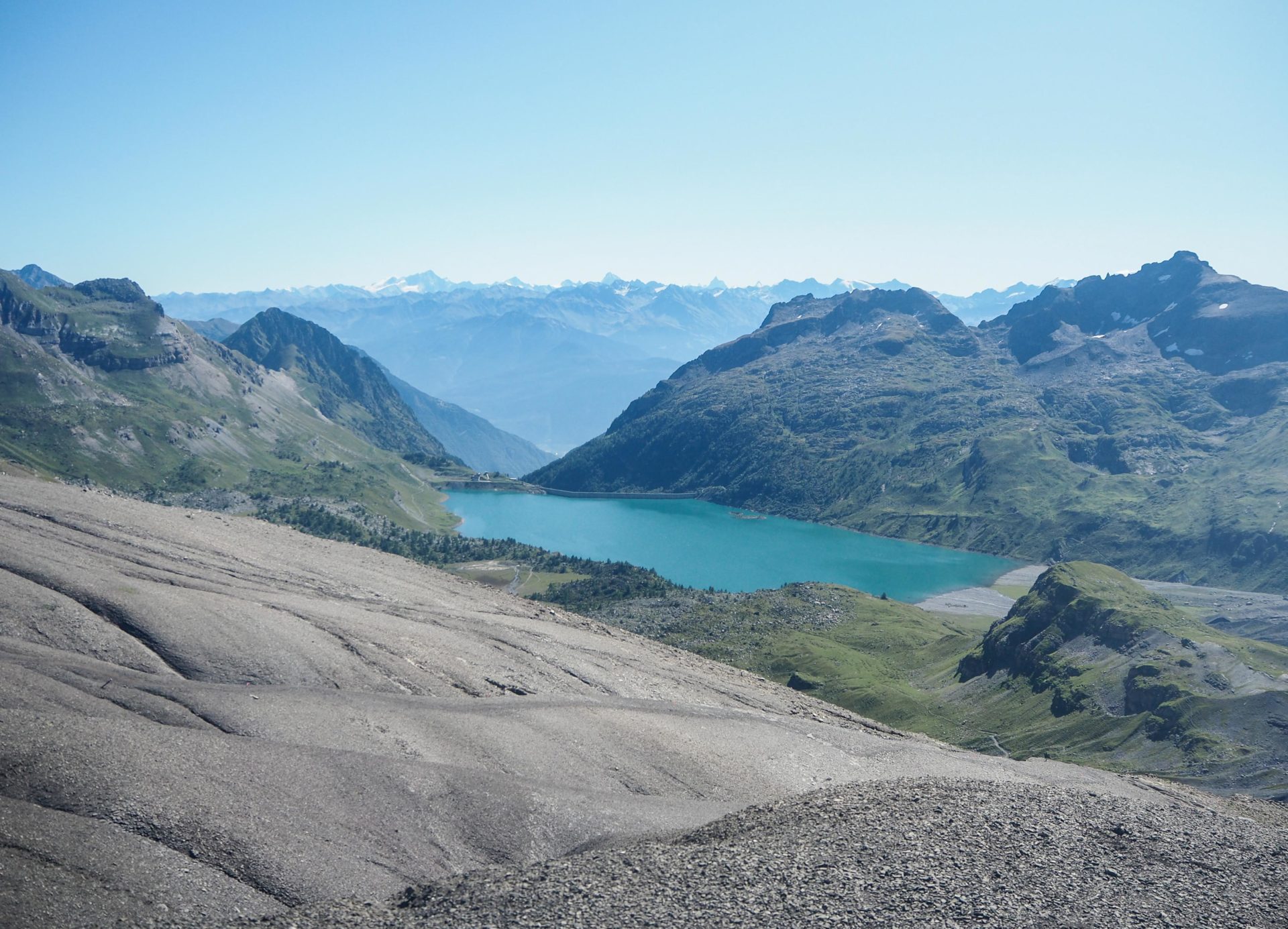 Ascension du Col de Susanfe - Faire le Tour des Dents du Midi en 6 jours en solo et en mode slow - Une randonnée itinérante, un trek à découvrir en Suisse dans le Valais