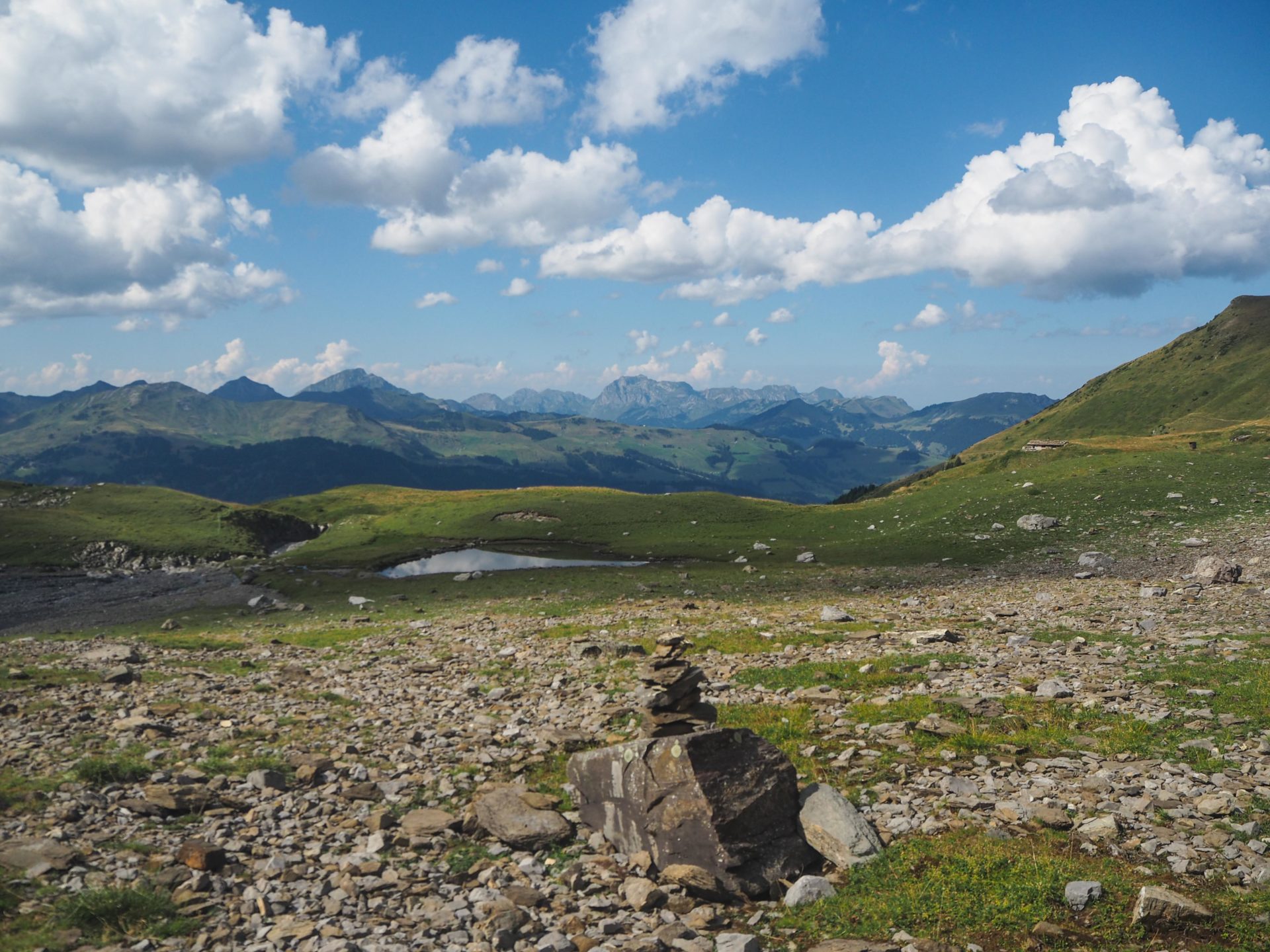 Le lac d'Anthème - Faire le Tour des Dents du Midi en 6 jours en solo et en mode slow - Une randonnée itinérante, un trek à découvrir en Suisse dans le Valais