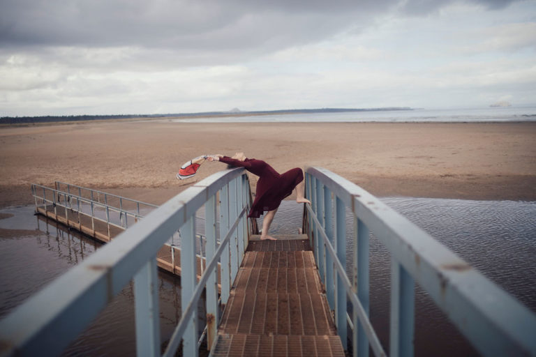 Faire le pont. Jusqu'à l'union. Chapitre Addendum à L'Envol par Lucie Aidart.Dunbar. Écosse