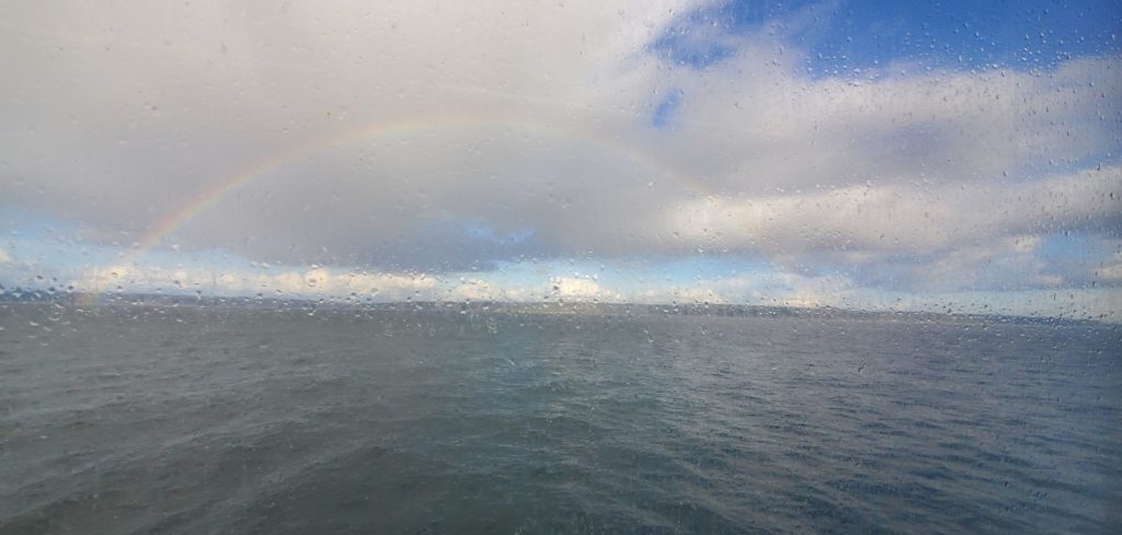 Un arc-en-ciel sur le ferry entre Seattle et l'île de Vancouver