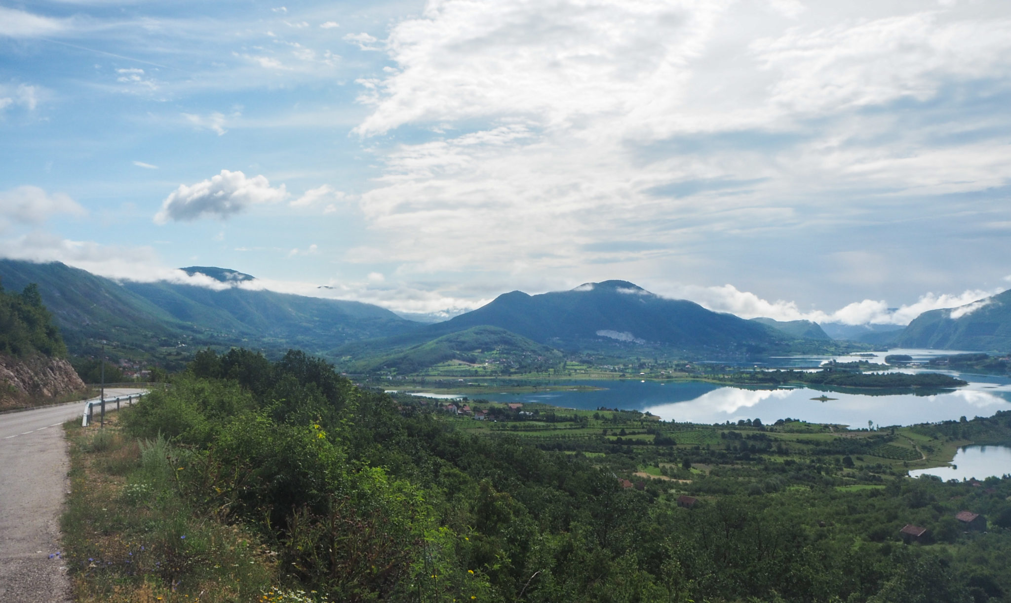 Les sublimes paysages et vues sur Ramsko Jezero, le lac de Rama en Bosnie-Herzégovine - Un été nomade en Bosnie - Voyages et Vagabondages, le blog du voyage en solo et au féminin