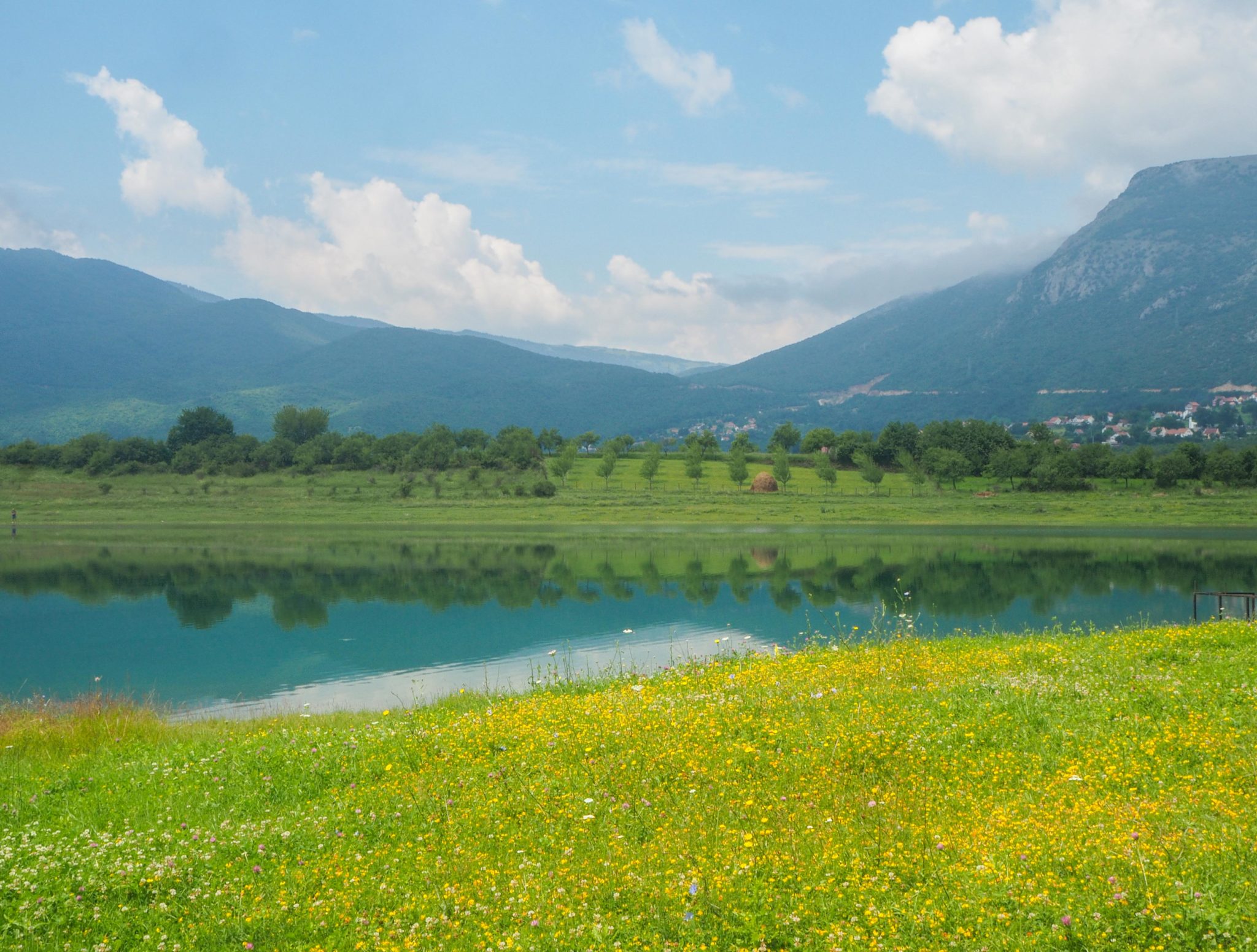 Arrivée à Ramsko Jezero, le lac de Rama en Bosnie-Herzégovine - Un été nomade en Bosnie - Voyages et Vagabondages, le blog du voyage en solo et au féminin